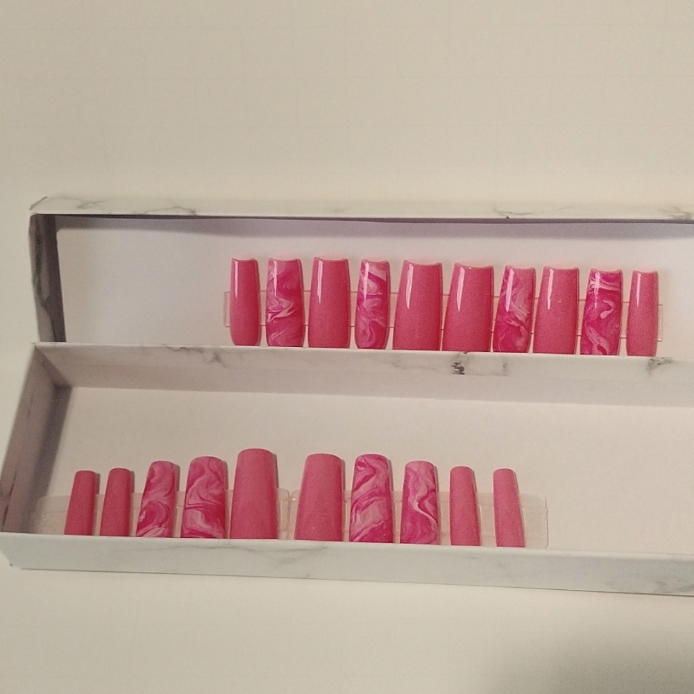 CUSTOM MADE PRESS ON NAILS